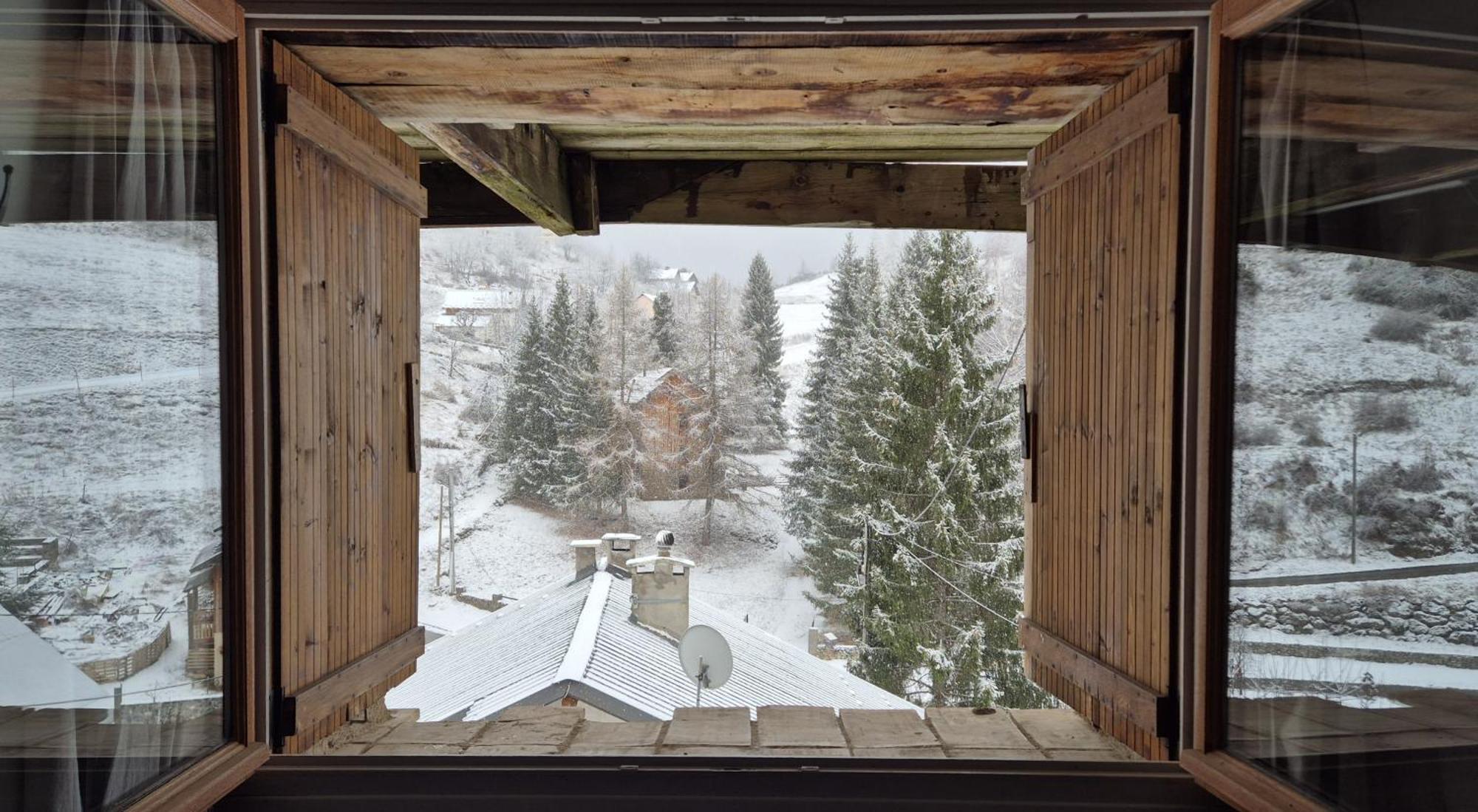 Chalet Sur Un Petit Nuage